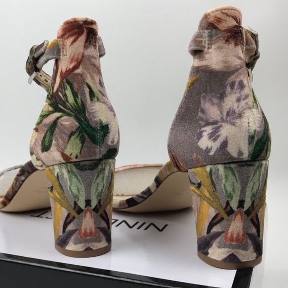 Nine West - Picture 6 of 6